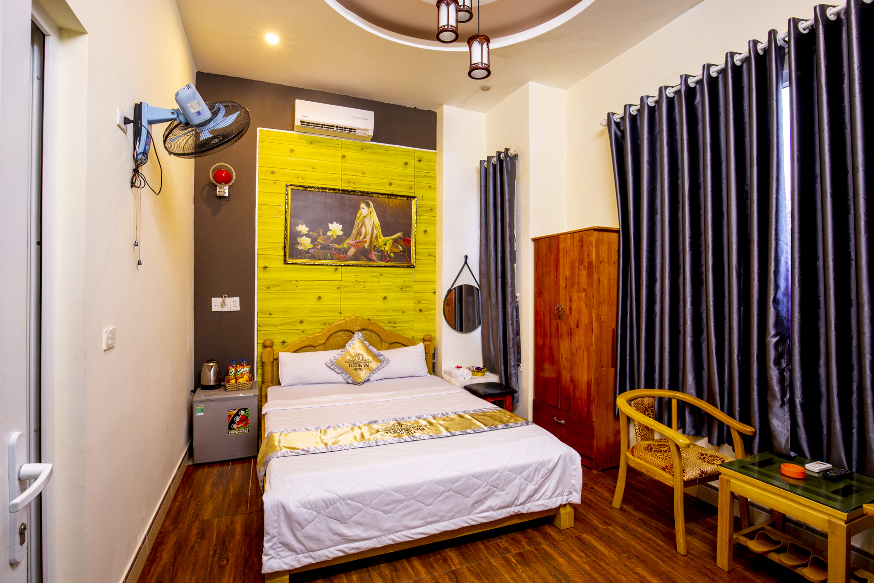 #slidecaption2 Double Room 350k